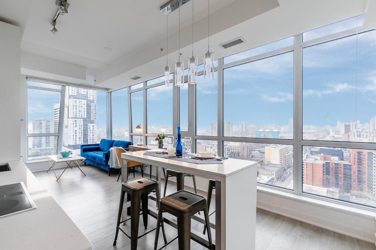 Luxury 2 Bedroom In The Heart Of Entertainment District - City Skyline View & Balcony トロント エクステリア 写真